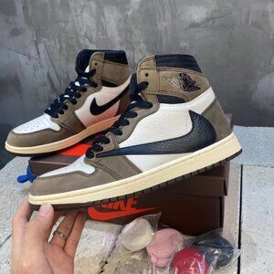 Travis Scott x Air Jordan 1 Retro High OG 'Mocha